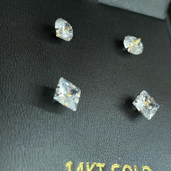 14KT Gold Round and Square Stud Earrings - Picture 8 of 9